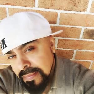 Meet your Posher, Carlos